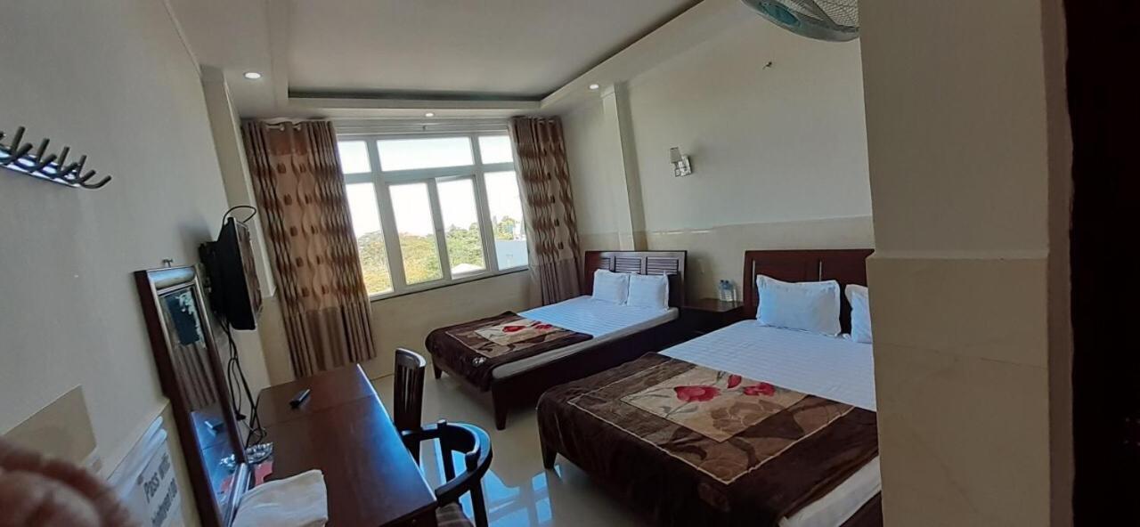 Nha Nghi Binh Yen Bed & Breakfast Плей Ку Екстериор снимка